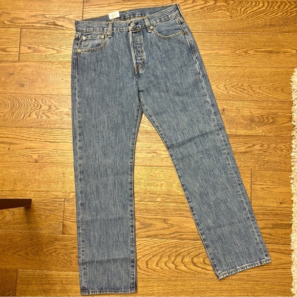 Levi's 501 Original Medium Stonewash
Jeans - Picture 6 of 15